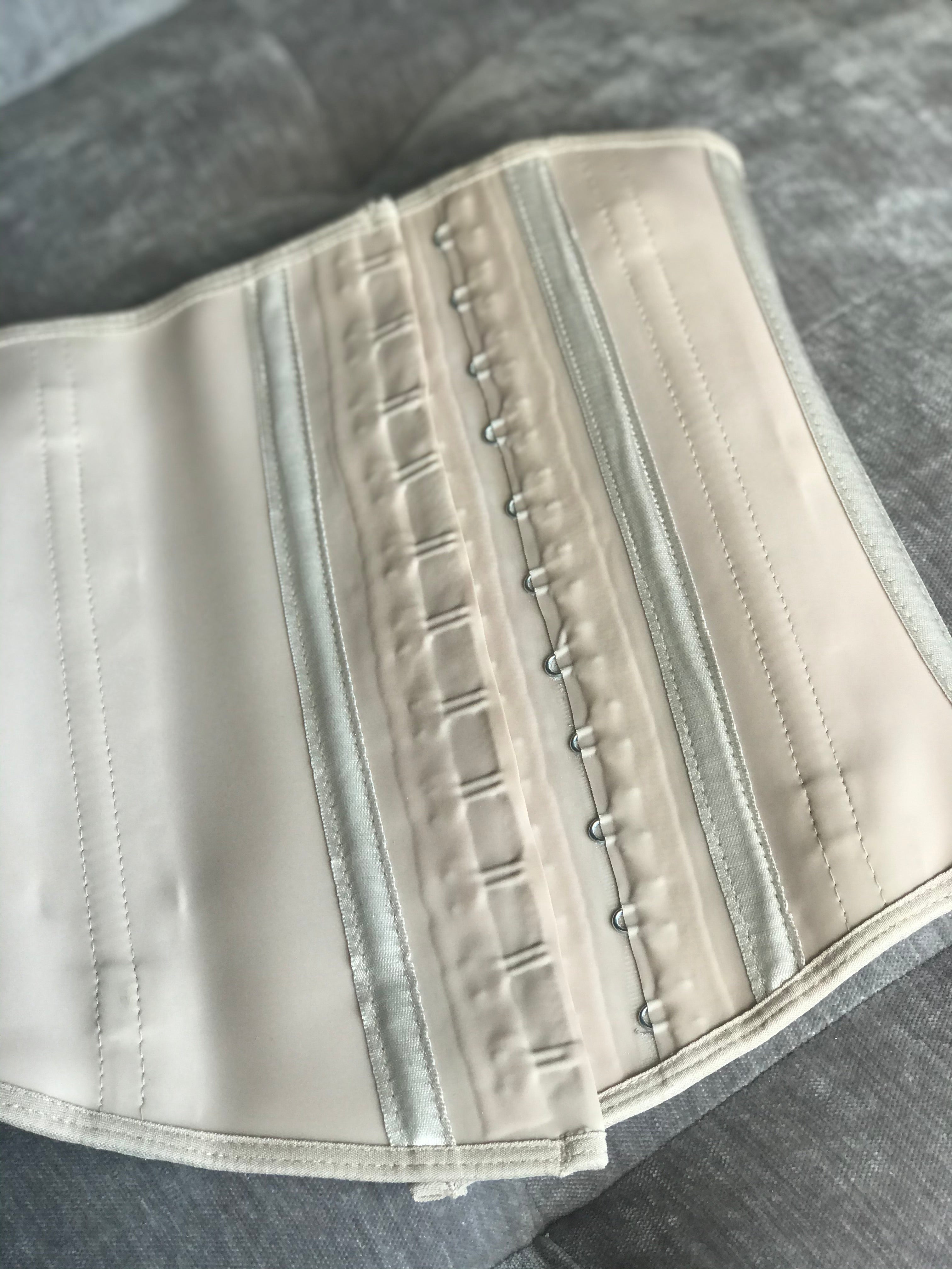 Nude Short Torso Latex 3 Hook Colombian Waist Trainers